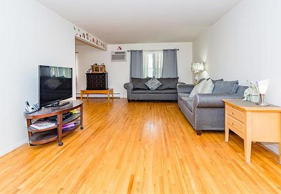 5th image of 12 Charles Ln APT 1A