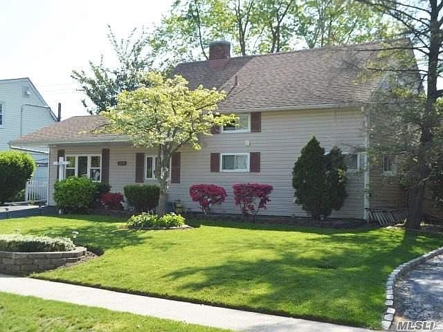 1st image of 104 Land Ln