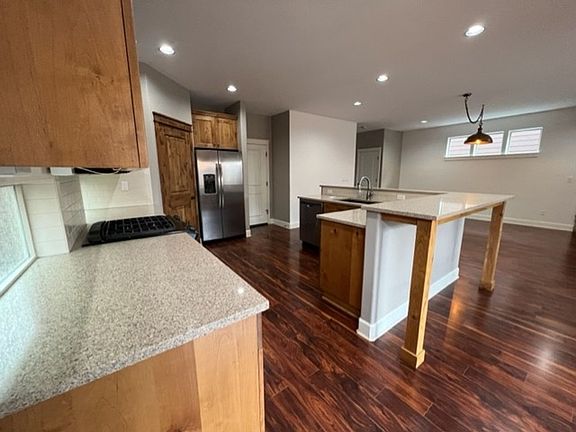 3rd image of 61168 Sydney Harbor Dr