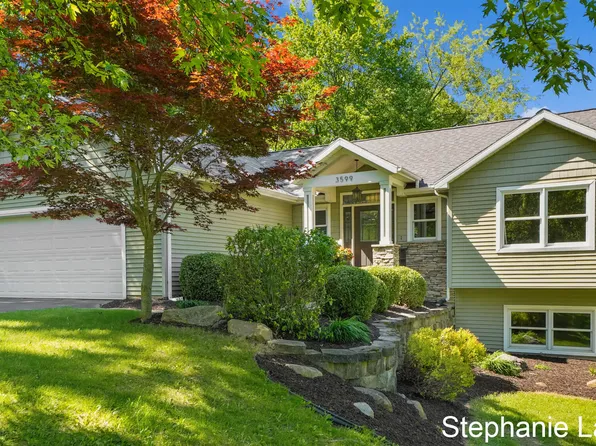 3599 Eleven Mile Rd NE, Rockford, MI 49341