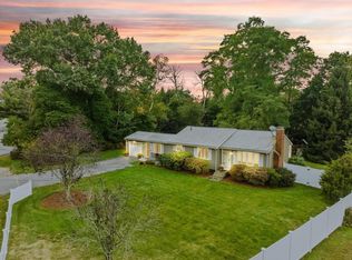 382 Bedford St, Lakeville, MA 02347