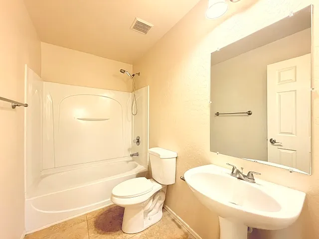 11624 N 151st Ln — Photo 5