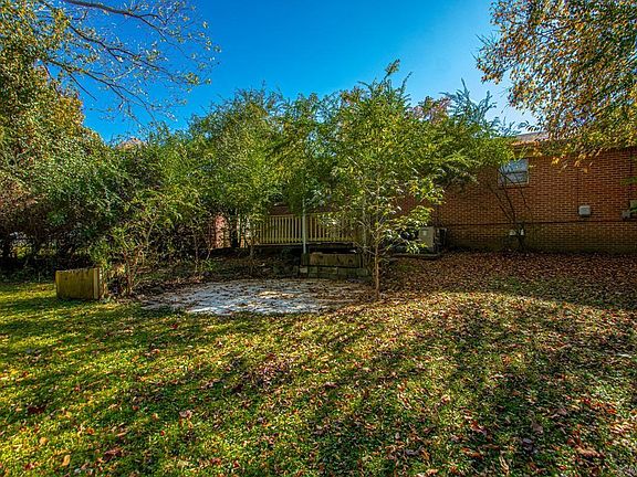 4th image of 9312 Cloverhill Rd