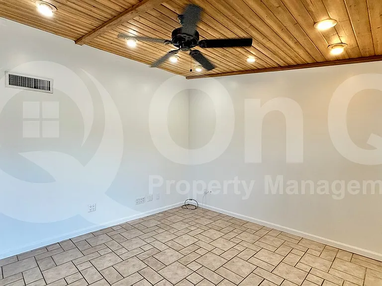 906 W Malibu Dr — Photo 6