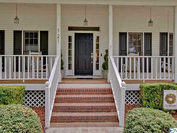 2nd image of 121 Lovvorn Ln NW