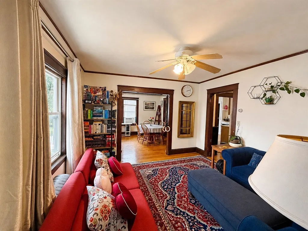 2 bed, 1.0 bath, 961 sqft, $2,495 — Photo 3