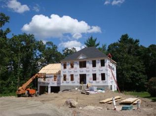 67 Red Oak Rd, North Attleboro, MA 02760