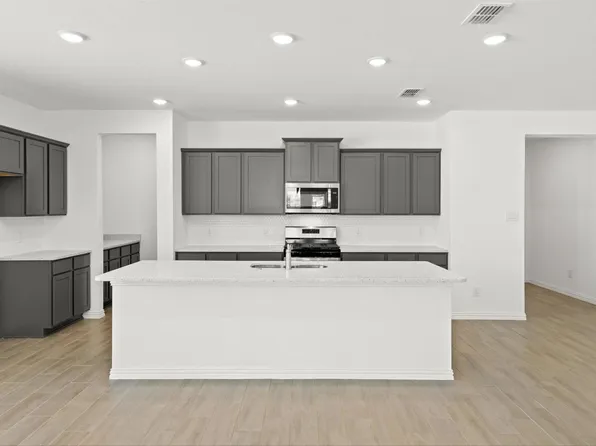 2747 E Teton St, Corinth, TX 76210