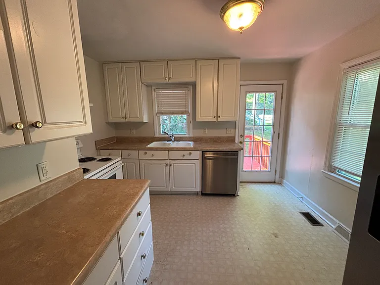 229 Urban Dr — Photo 6