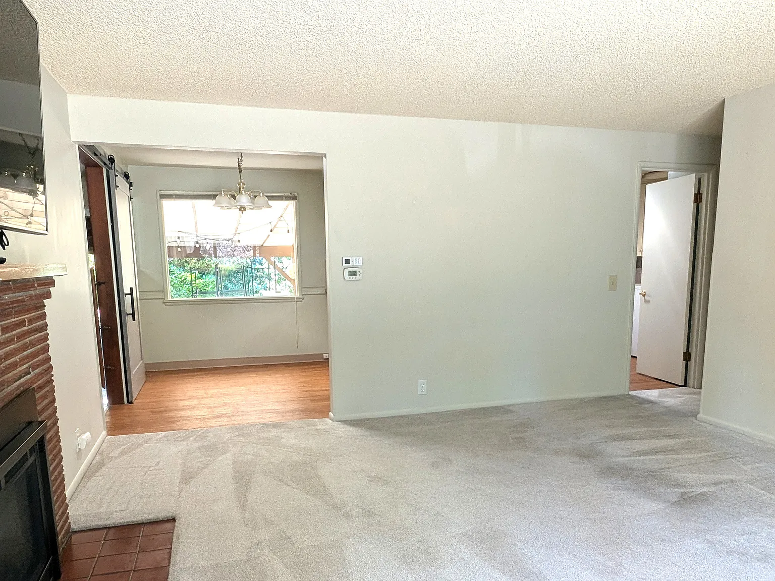 3 bed, 1300 sqft, $3,600 — Photo 2