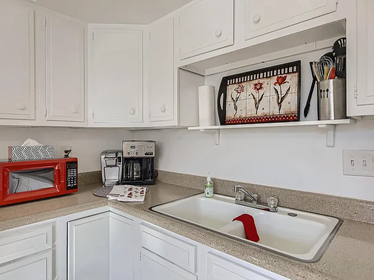 528 Pratt St — Photo 13