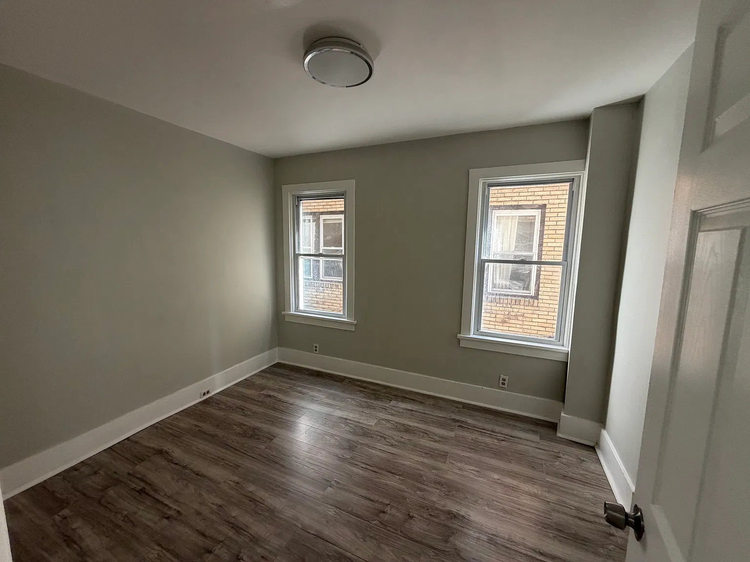 3 bed, $2,400 — Photo 3