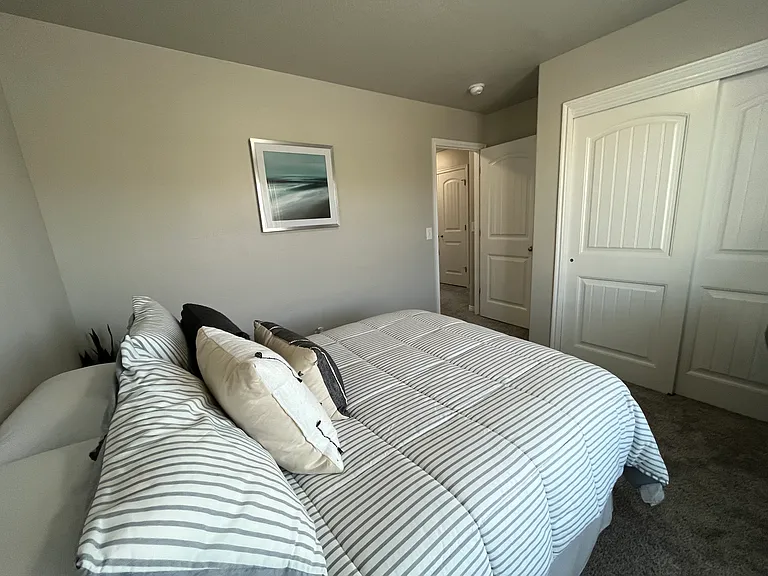 881 Berkeley Dr — Photo 33