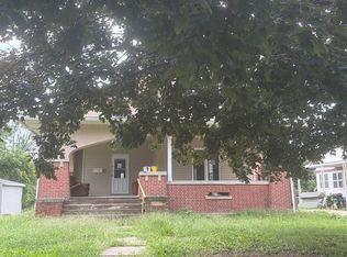 302 W Pine St, Canton, IL 61520