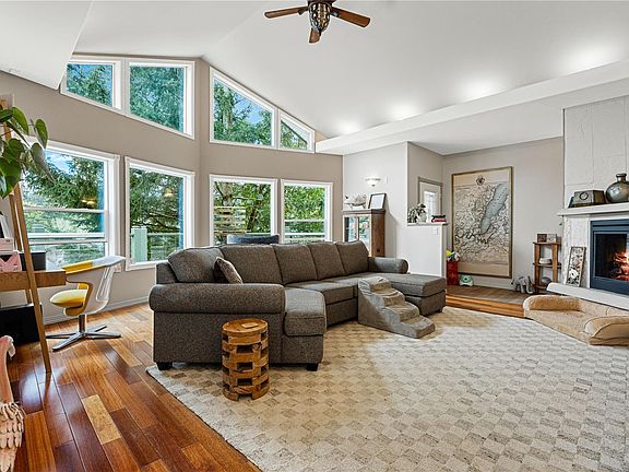5th image of 3482 Arrowsmith Rd