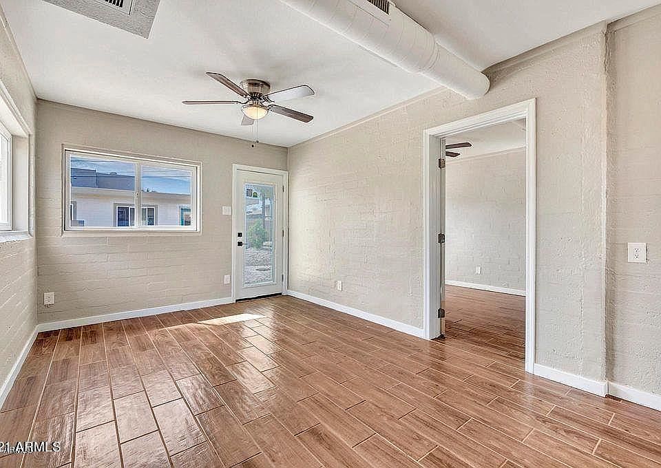 1st image of 4422 N Longview Ave #1