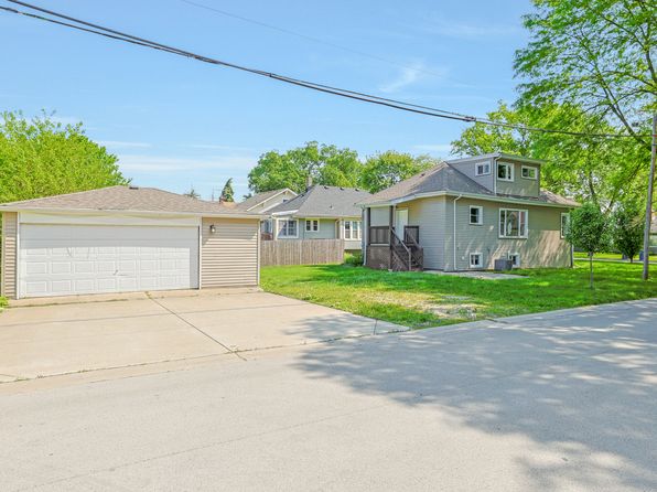 386 S Sunnyside Ave, Elmhurst, IL 60126