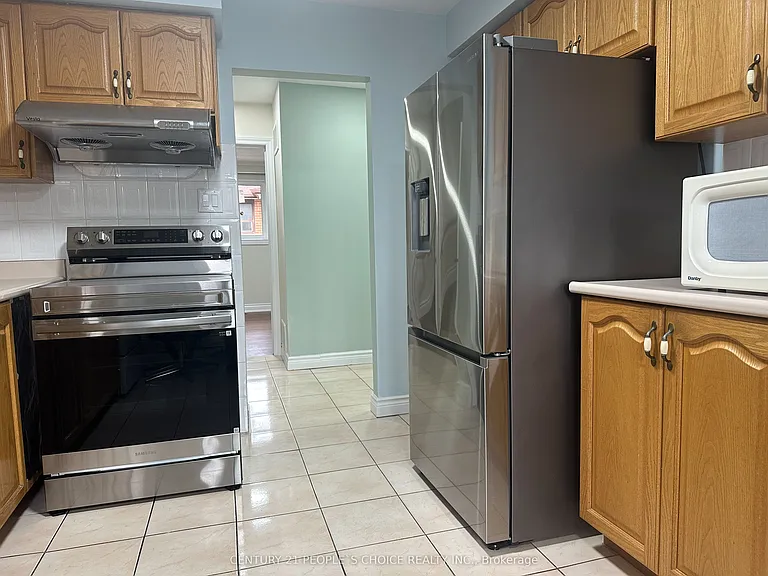7490 Middleshire Dr — Photo 14
