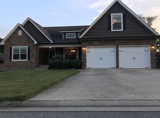 3490 Willow Lake Cir, Chattanooga, TN 37419