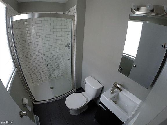 5th image of 1806 Elmwood Dr