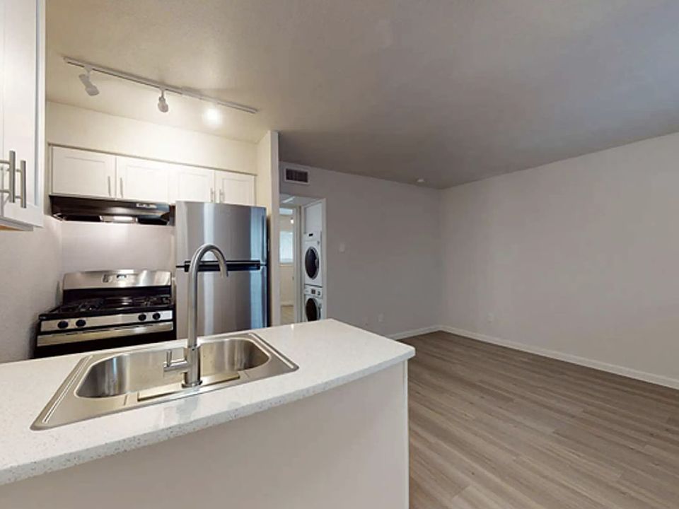 1st image of 4711 Reiger Ave #Hi-206