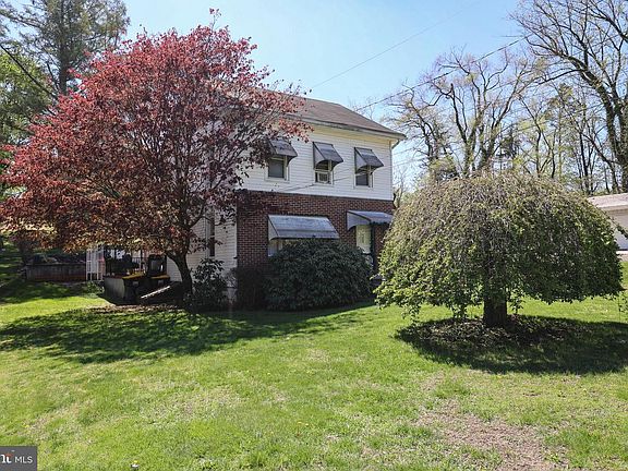 2nd image of 846 Bunting St