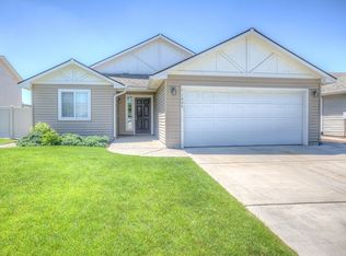 1805 N Aladdin Rd, Greenacres, WA 99016