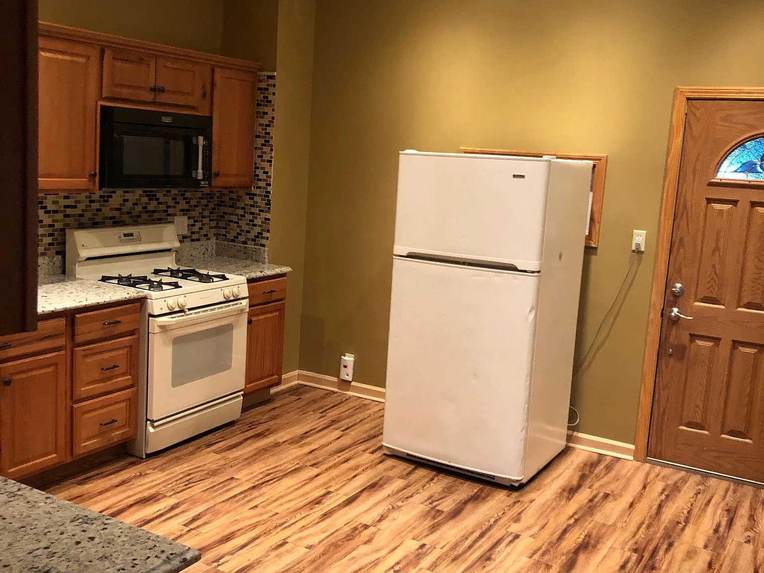 2 bed, 1000 sqft, $1,850 — Photo 3