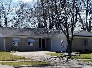 32848 Cambridge Dr, Warren, MI 48093