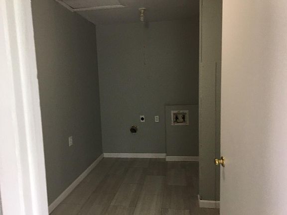 4th image of 503 E Fir St