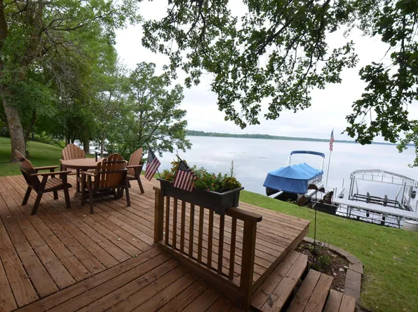38538 Walker Lake Dr, Richville, MN 56576