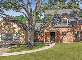 813 Chaparral Ct, Bedford, TX 76022