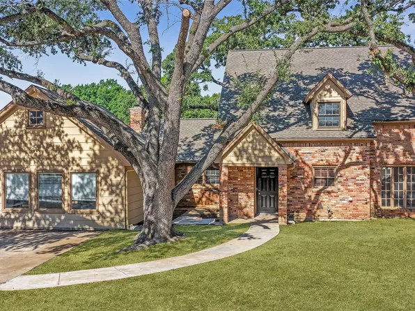 813 Chaparral Ct, Bedford, TX 76022