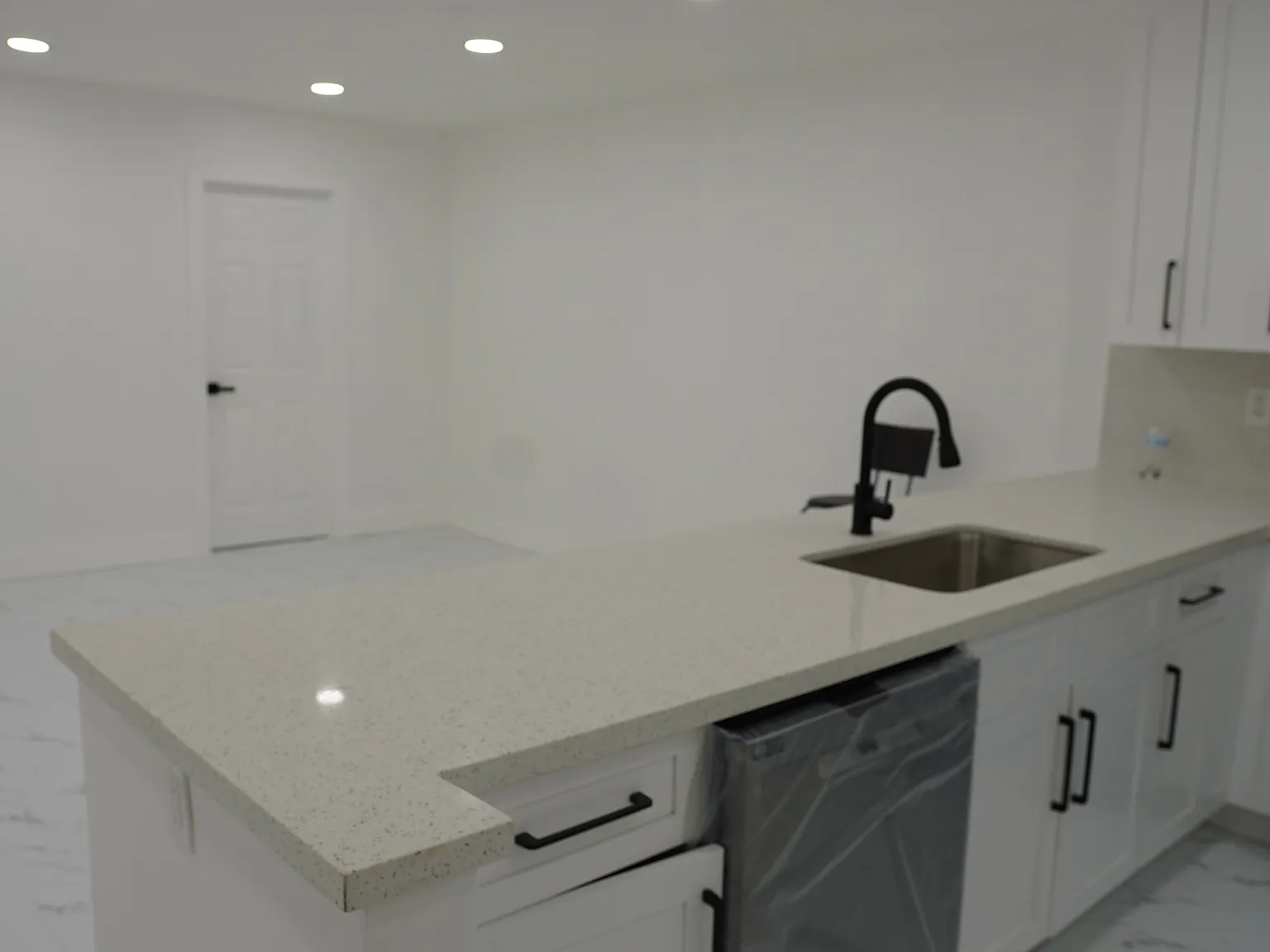 4 bed, 1500 sqft, $3,400 — Photo 1