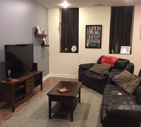 2nd image of 1638 W Augusta Blvd #1