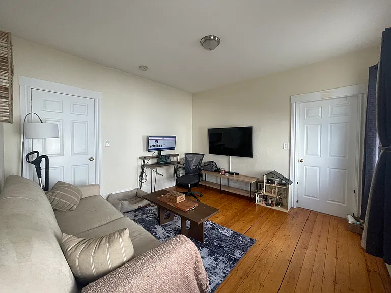 76 Robbins St #1 — Photo 2