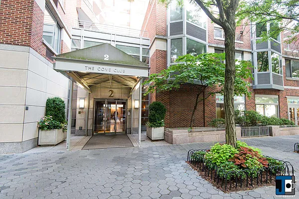 Sold by R New York | media 11