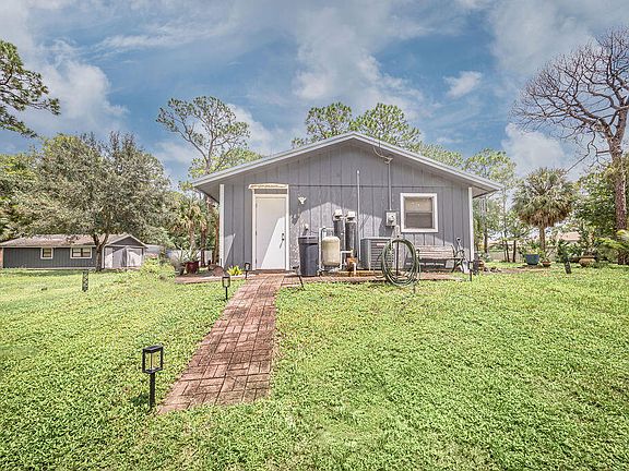 3rd image of 16933 W Calder Drive W