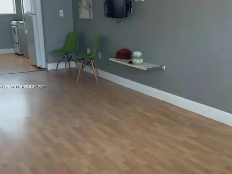 1611 West Ave #10 — Photo 4