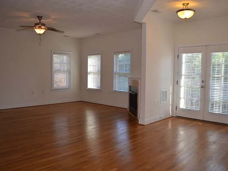 915D Colley Ave #1 — Photo 2
