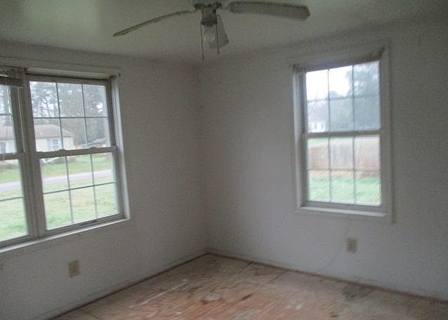 2nd image of 28186 Hemlock St