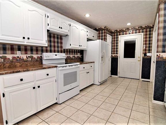 4th image of 629 Bailey Dr
