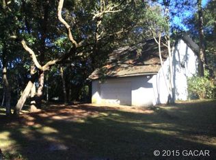 100 McMeekin Lake Ln, Hawthorne, FL 32640