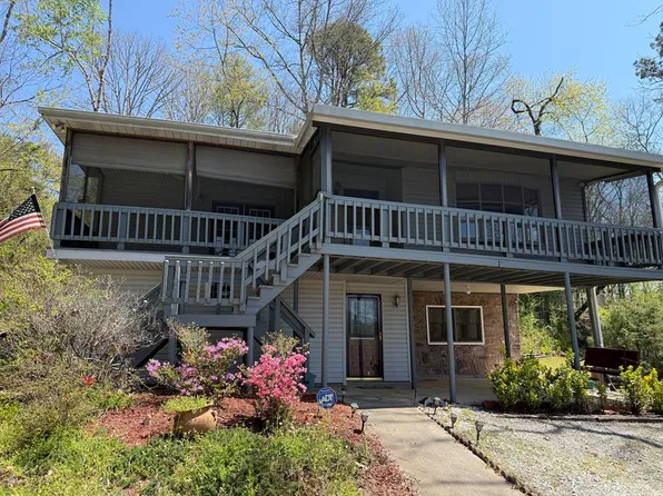 605 Lakeshore Dr, Franklin, NC 28734