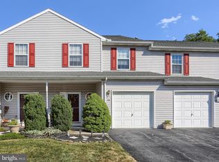 1031 Wooded Pond Dr, Harrisburg, PA 17111