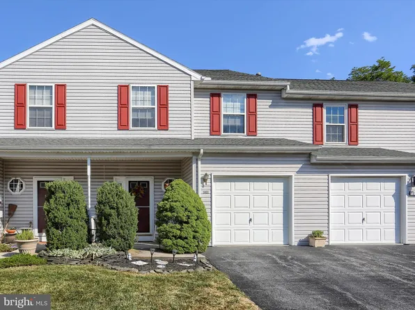 1031 Wooded Pond Dr, Harrisburg, PA 17111