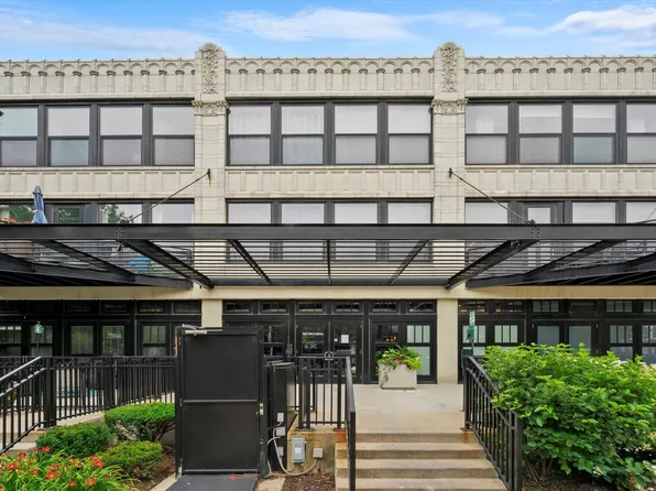 1071 W 15th St Unit 201, Chicago, IL 60608