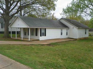 1706 Robert St, Poplar Bluff, MO 63901