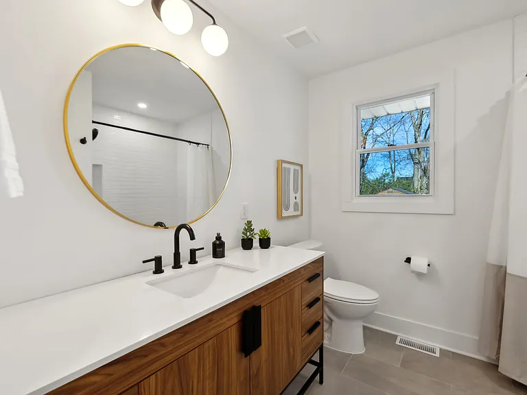 816 Victoria Dr — Photo 23