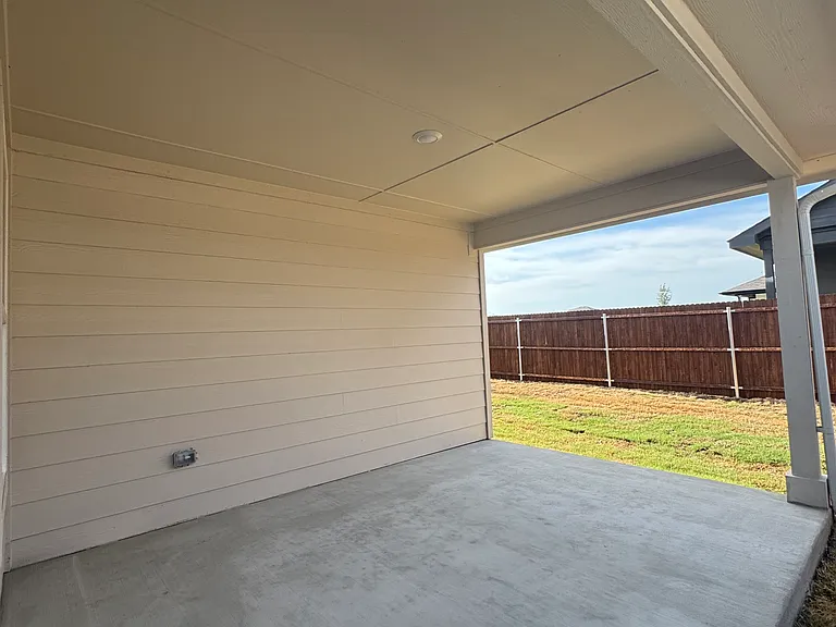 304 Deaf Smith St — Photo 12